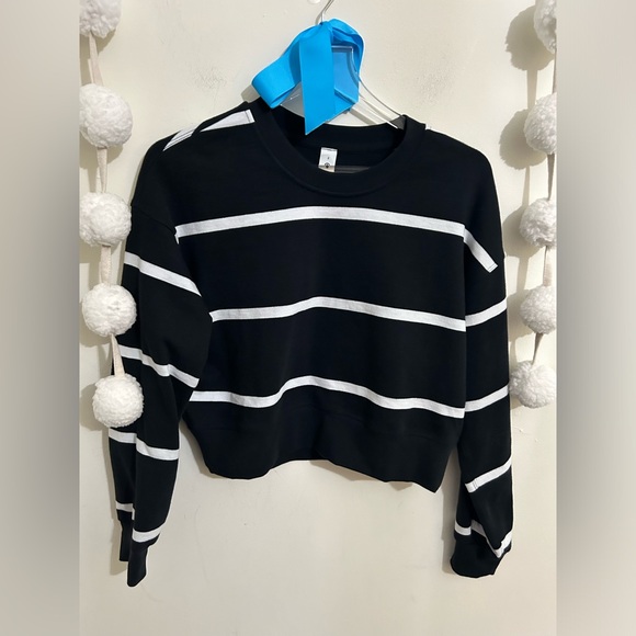 TAKE 50% OFF! Lululemon Perfectly Oversized Cropped Crew NWT! - Picture 12 of 14